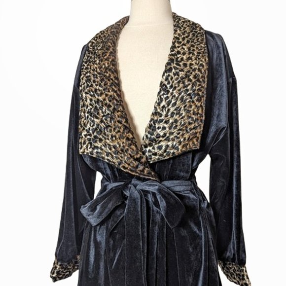 Vintage Cinema Etoile Black Velvet Robe Quilted Animal Print Collar M - Picture 3 of 12